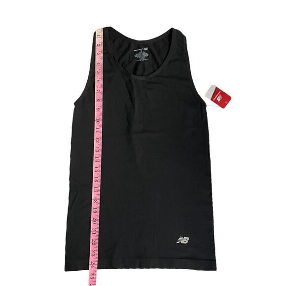 New Balance NWT Women’s Performance Seamless Tank in Caviar Black Size Small - Picture 10 of 12